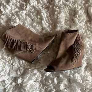 💕HOST PICK💕 Vince Camuto open toe booties